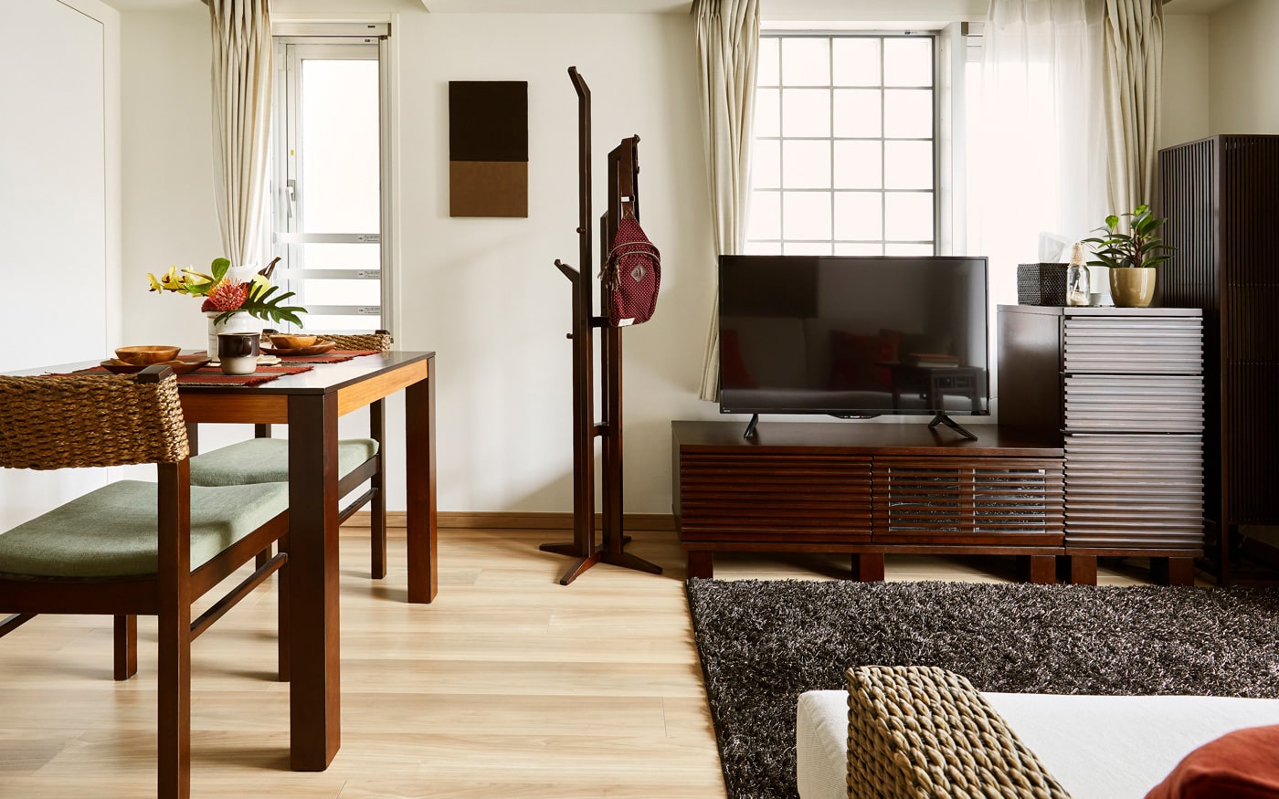 No 195 ハワイの美しい山々や自然をテーマにした1ldkのインテリアコーディネート A Flat その暮らしに アジアの風を 目黒通り 新宿 大阪梅田 グランフロント北館